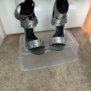 Steve Madden Black and Silver Textured Heels